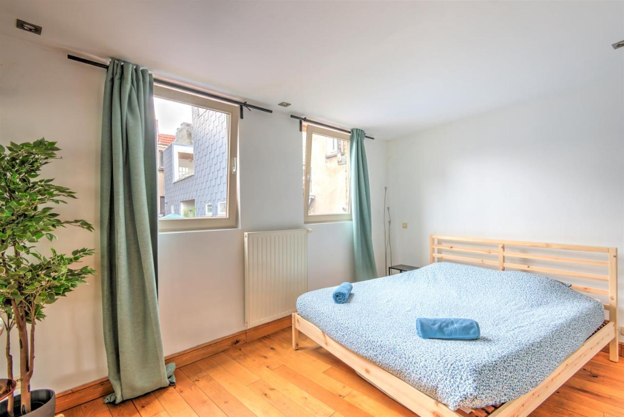 Tempel Triplex & Duplex At Historic Heart Of Antwerp Apartment Bagian luar foto